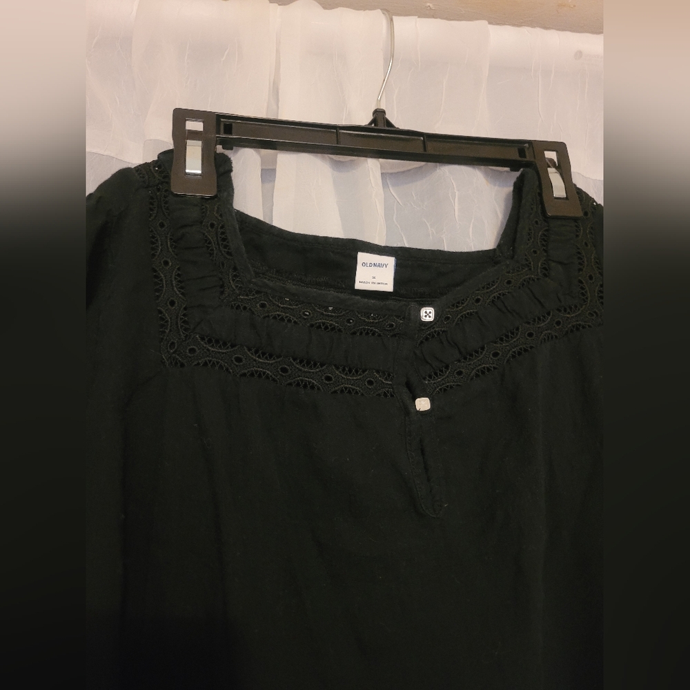 old navy black lace peasant top 🐈‍⬛